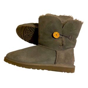 Ugg Bailey Button Boots Grey Kid’s Size 6